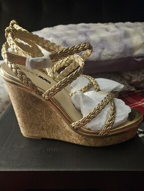 NWT Fashion Nova Metallic Gold Braided Cork Wedge Sandals Size 8
